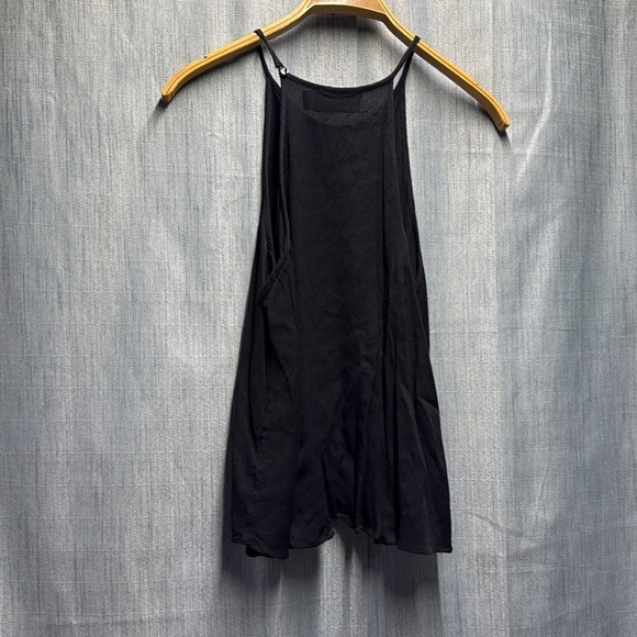🏴 MINKPINK Black Asymmetrical Relaxed Tank Top size large - Picture 6 of 7